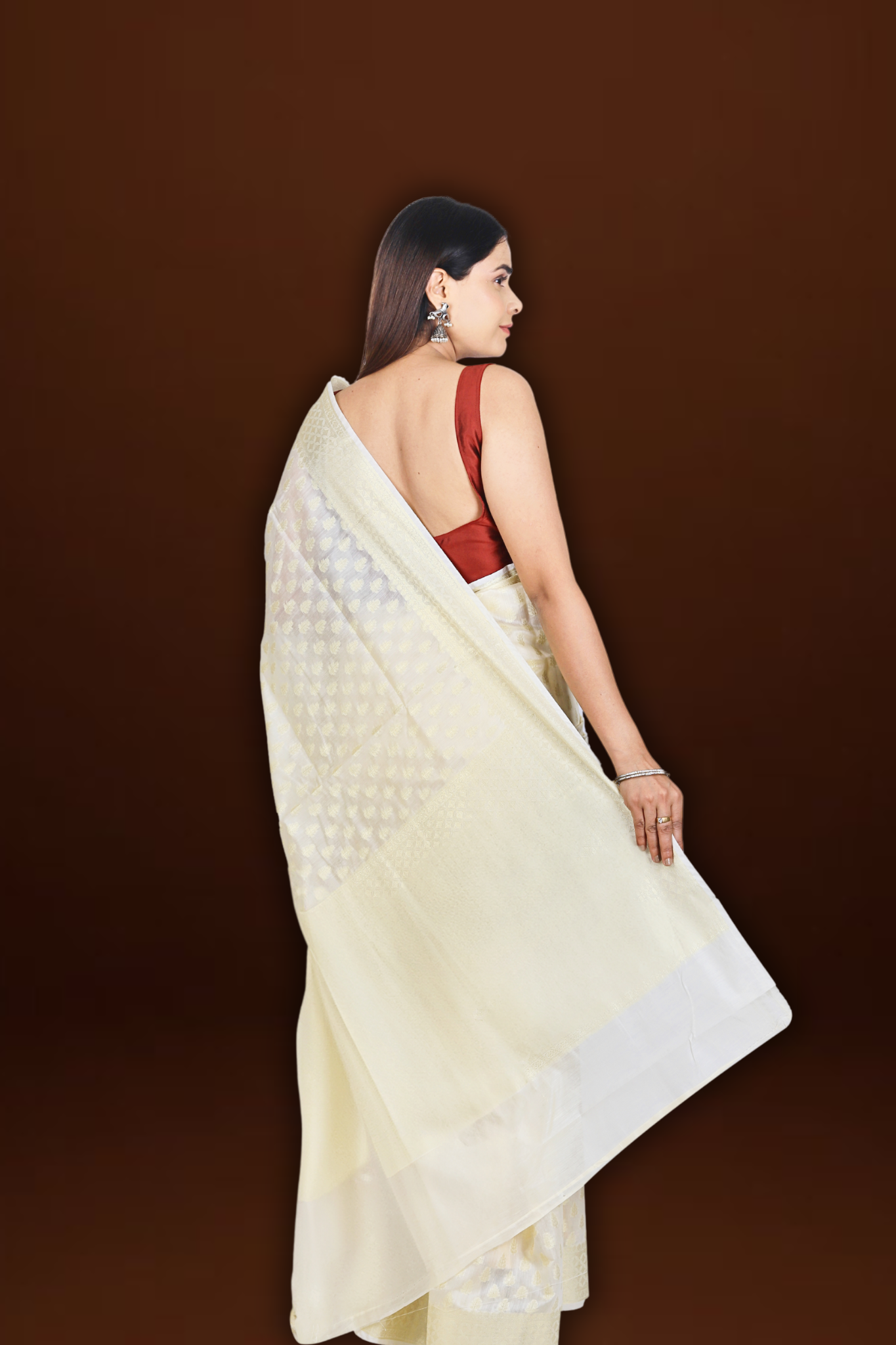 Elegant Contrast: Off-White Chanderi Silk Cotton Saree with Magenta Zari Border