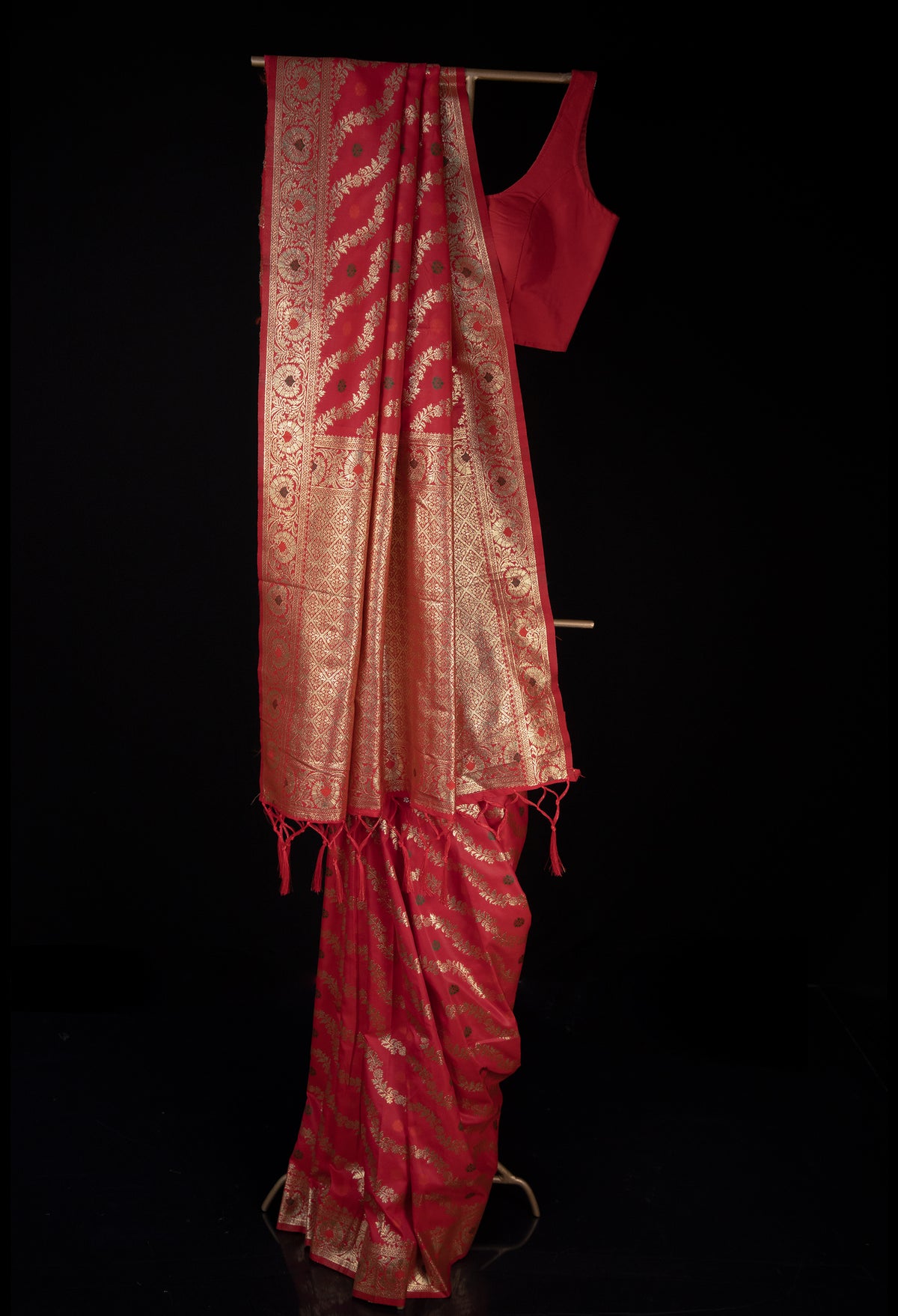 Pink Semi Silk sarees with Lehariya  Pattern all over