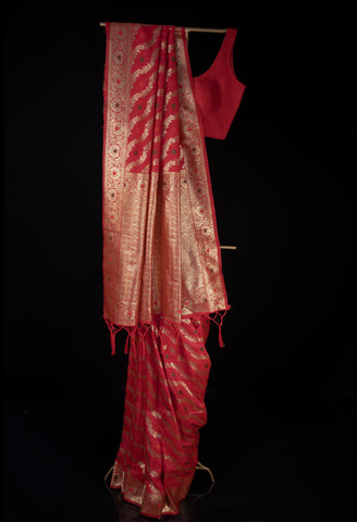 Pink Semi Silk sarees with Lehariya  Pattern all over