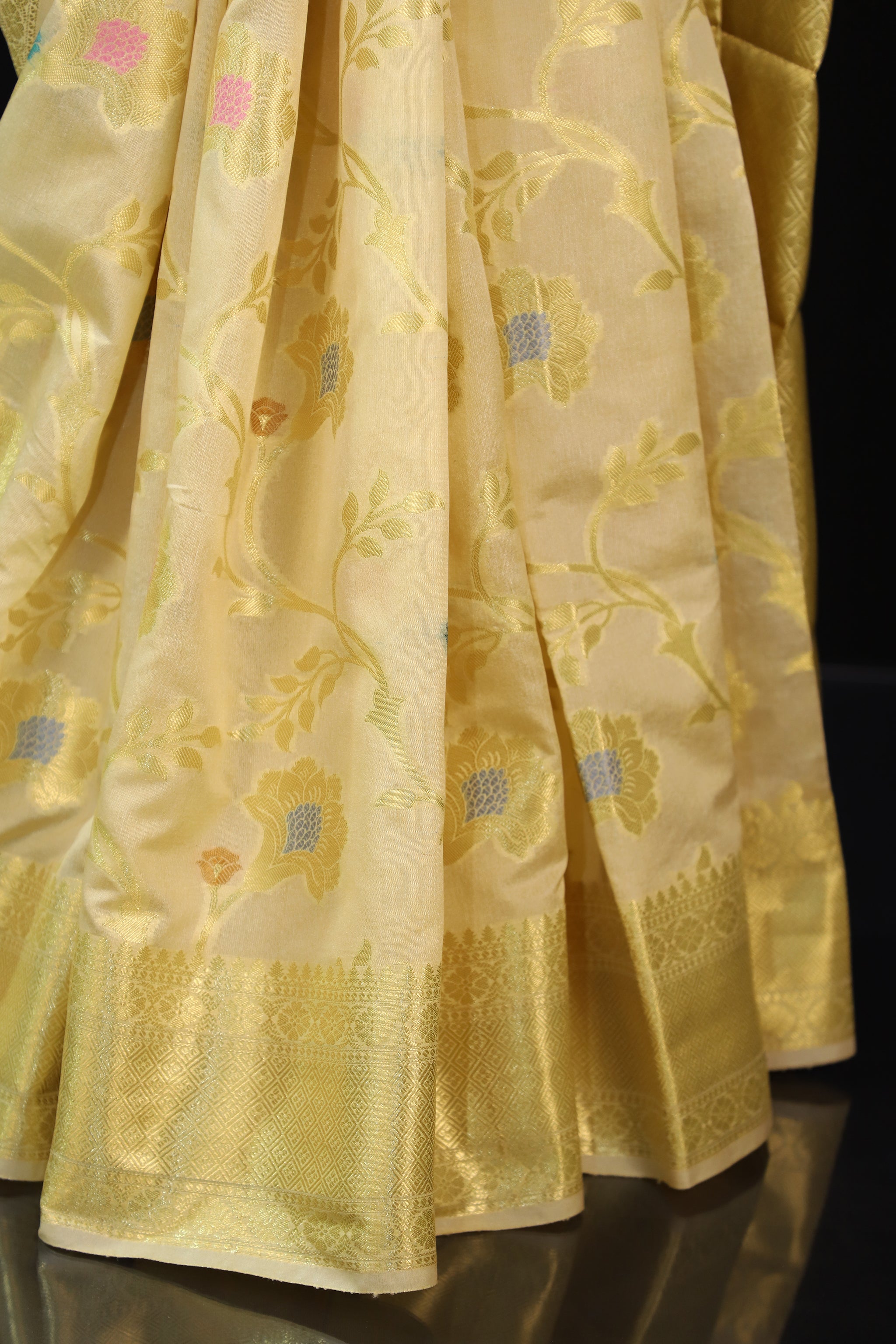 Subtle Sophistication: Beige Semi Silk Saree with Timeless Charm